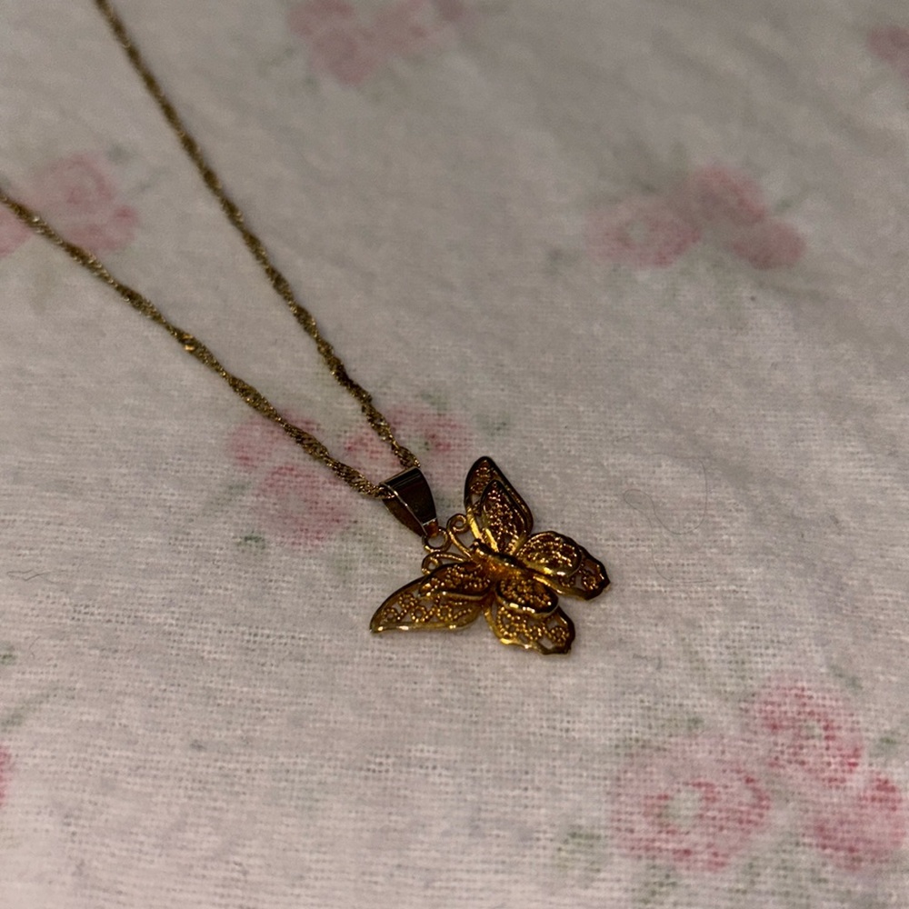 Beautiful Sterling Silver Gold Platted Butterfly Necklace ✨💖
